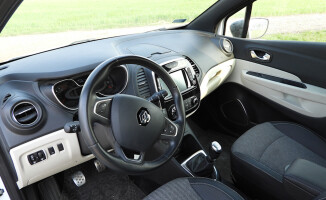 Ośmiu złodziei i paserów zatrzymali policjanci. Ukradli 18 aut