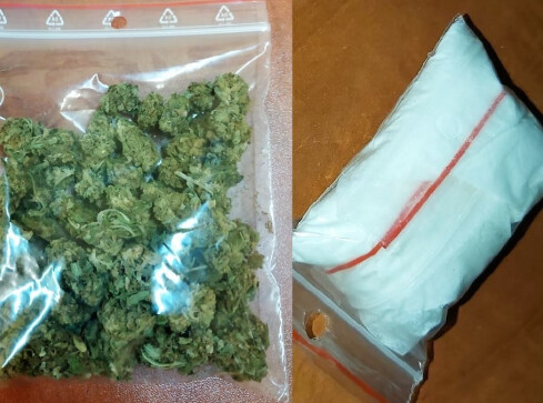 W kojcu dla psa ukrył narkotyki  - grafika