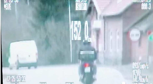 Przekroczył dozwoloną prędkość o 82 km/h - grafika