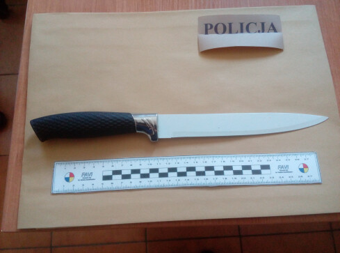 Zaatakował nożem policjantów - grafika