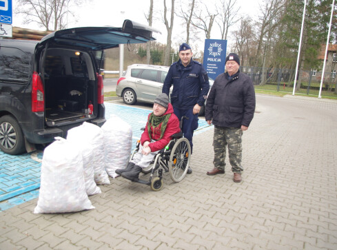 300 kg nakrętek na rehabilitację Adriana  - grafika