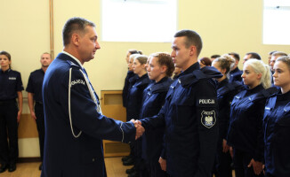 Siedmioro nowych policjantów w Pile 