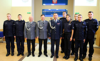 Siedmioro nowych policjantów w Pile 