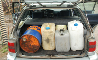 Kradli olej napędowy. Wpadły 4 osoby, w tym nastolatek