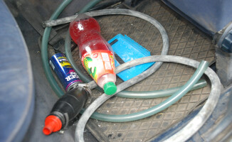 Kradli olej napędowy. Wpadły 4 osoby, w tym nastolatek