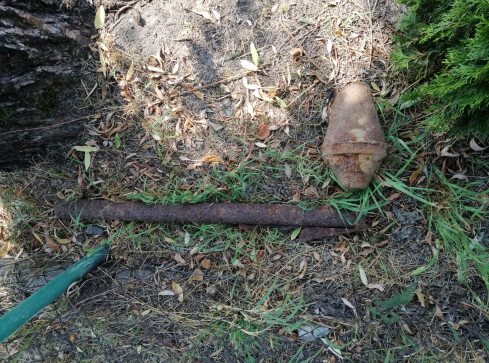 Pocisk do granatnika typu Panzerfaust wykopali budowlańcy  - grafika