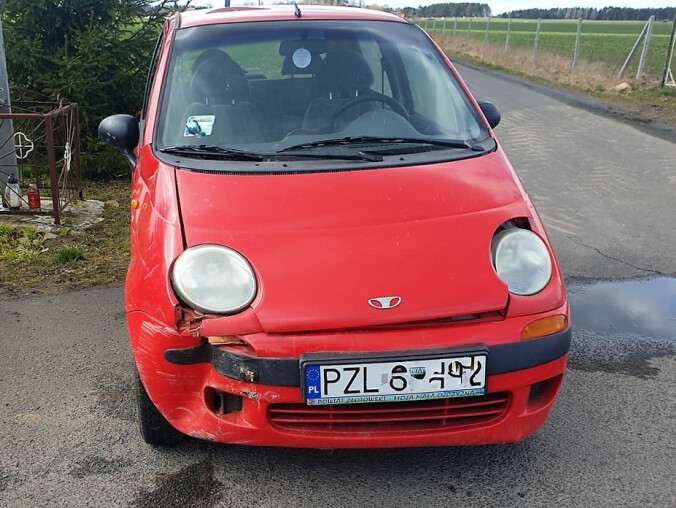 Policja zatrzymała pijaną kierującą bez uprawnień - grafika