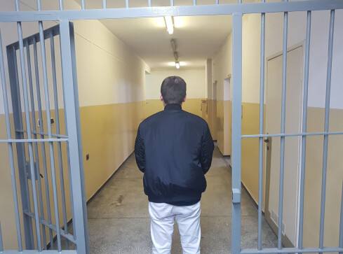 Jego nerwowość przyciągnęła uwagę policjantów  - grafika