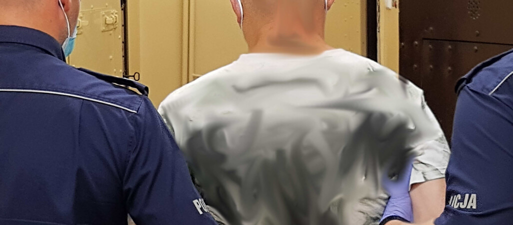 Kopnął policjanta i groził mu śmiercią 