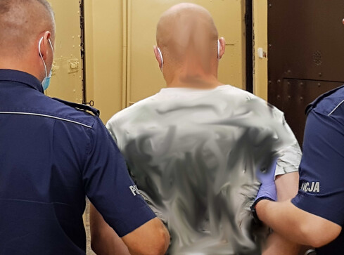 Kopnął policjanta i groził mu śmiercią  - grafika