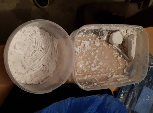 Pilska policja w jednym z mieszkań znalazła pół kilograma amfetami - grafika