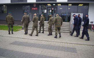 Żołnierze z Wałcza pomagają w kontrolowaniu kwarantanny