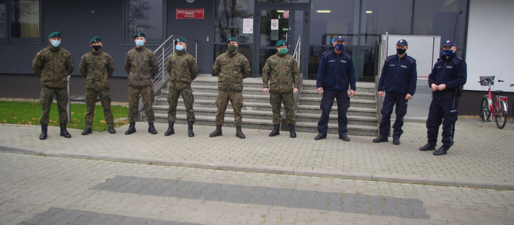 Żołnierze z Wałcza pomagają w kontrolowaniu kwarantanny