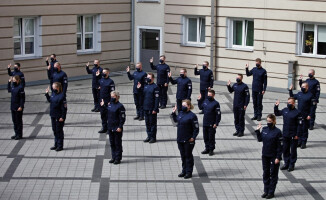 Policjanci złożyli ślubowanie. Czterech z nich trafi do Piły 