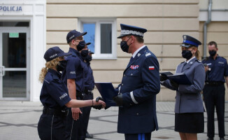 Policjanci złożyli ślubowanie. Czterech z nich trafi do Piły