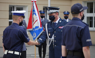 Policjanci złożyli ślubowanie. Czterech z nich trafi do Piły 