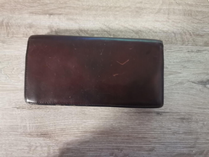 Policja szuka właściciela tego portfela  - grafika