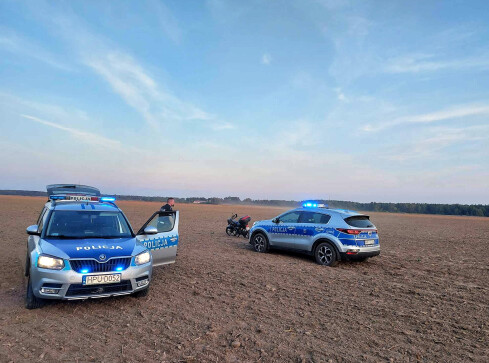 Policyjny pościg za pijanym motocyklistą  - grafika