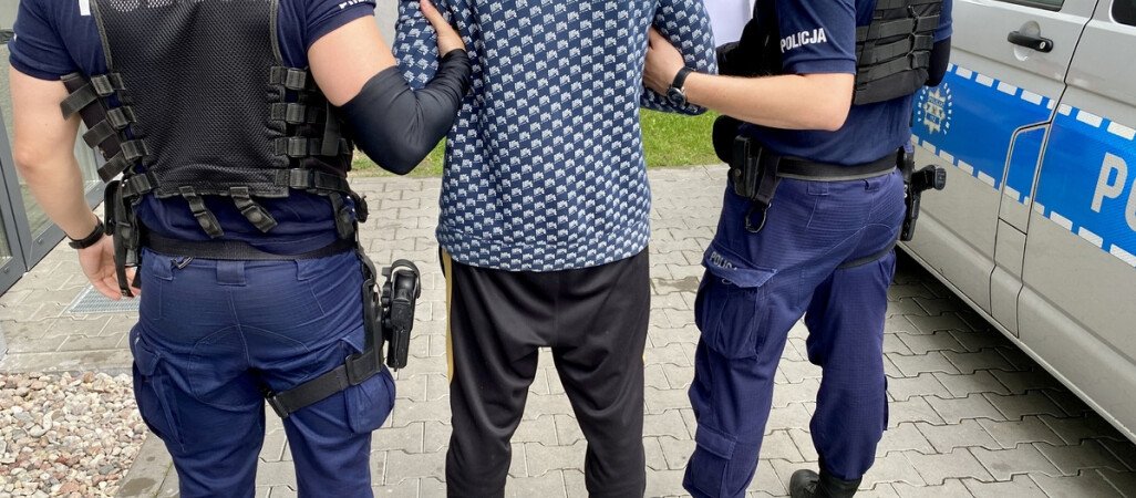 Poszukiwany wpadł... na czerwonym świetle 