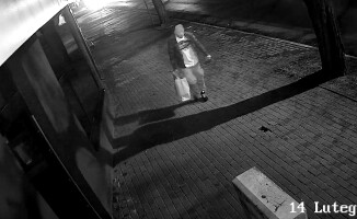 Rozpoznajesz mężczyznę? Może mieć związek z napadem 