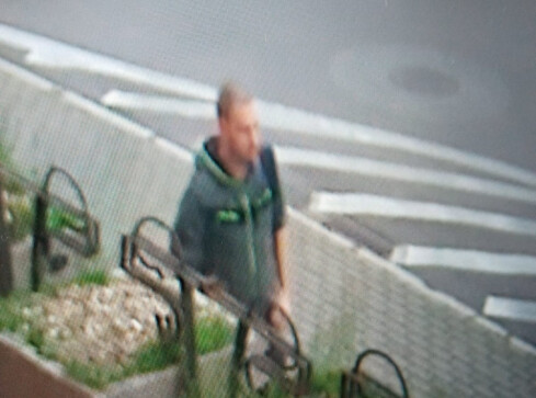 Pilska policja szuka tego mężczyzny. Może mieć związek z rozbojem - grafika
