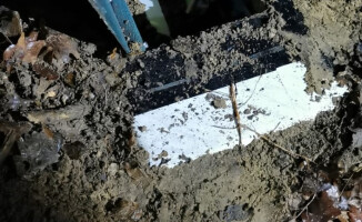 Ukradł sejf z pieniędzmi i zakopał go w lesie