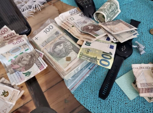 Ponad pół miliona złotych straciła pilanka. Oszustów złapała po - grafika