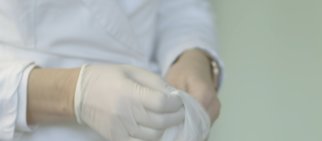 Fałszywa lekarka i pielęgniarka okradły staruszkę