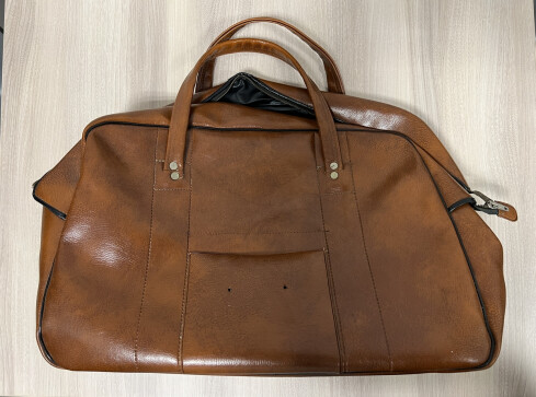 Policja szuka właściciela tej torby  - grafika