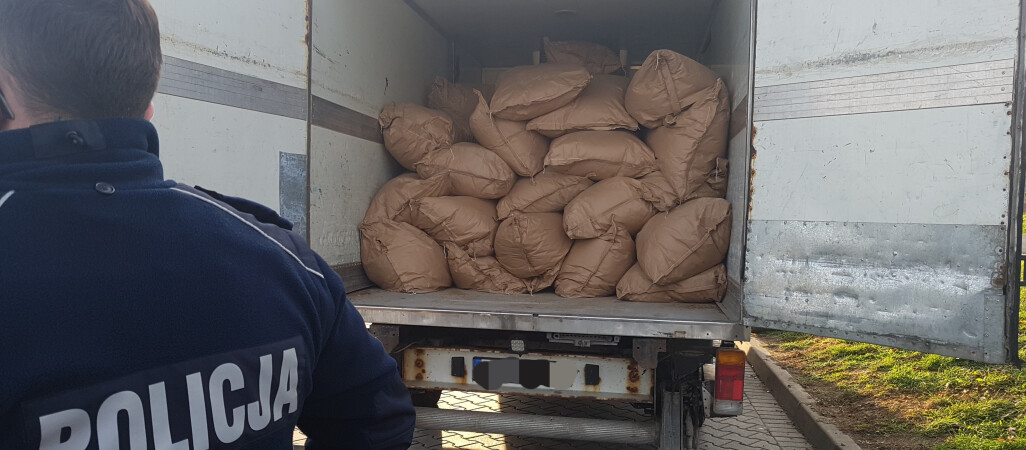 W samochodzie chłodni przewozili tytoń o wartości 1,3 mln zł