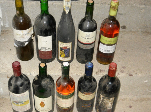 Miejscowe "pijaczki" okradły kolekcjonera win  - grafika