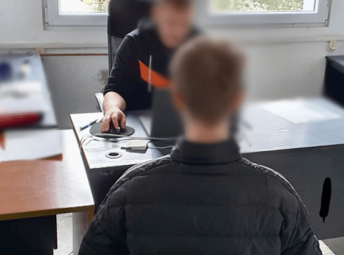 18-latek wbił nóż w plecy swojemu rówieśnikowi  - grafika