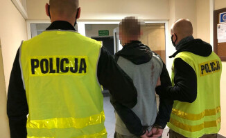 36-latek zranił przechodnia nożem do tapet 