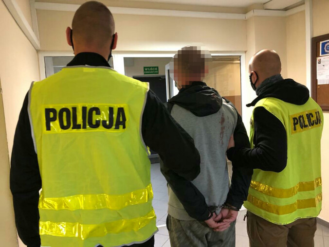 36-latek zranił przechodnia nożem do tapet  - grafika