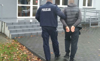 36-latek zranił przechodnia nożem do tapet 