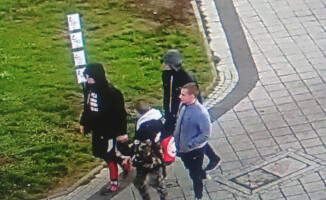 To oni okradli starszą kobietę. Policja po sygnałach od czytelników zatrzymała sprawców  
