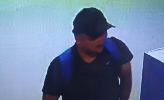 Policja publikuje wizerunek złodzieja sportowych ubrań z COS