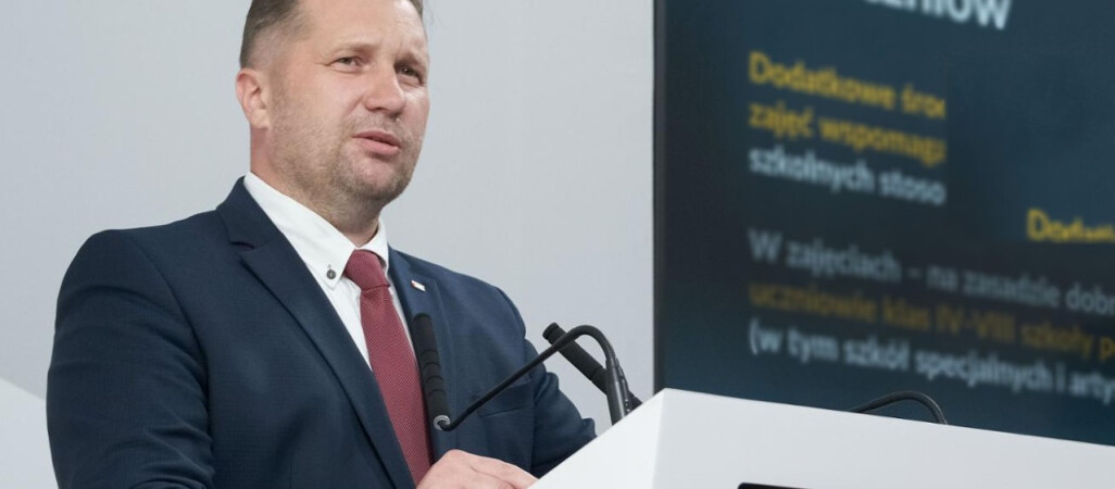 Czarnek wprowadza zdalne nauczanie już od jutra