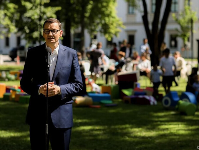 Pieniądze na dzieci i mieszkania. Rząd przedstawił szczegóły poli - grafika