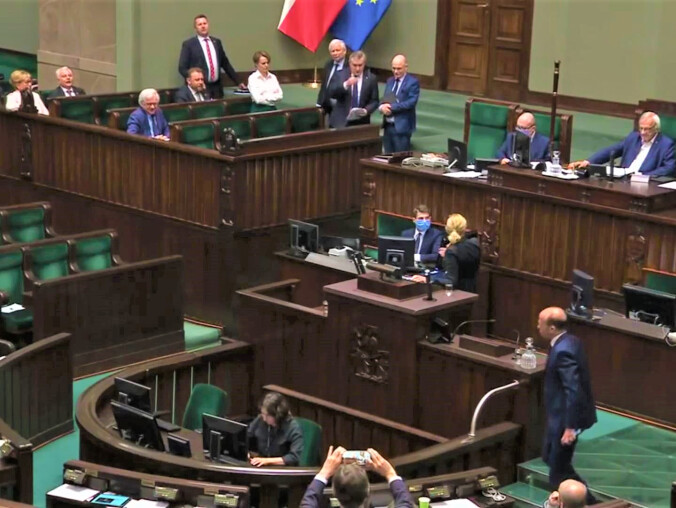 PO: w Polsce skończył się demokratyczny parlamentaryzm  - grafika