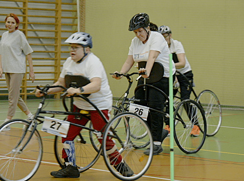 Dzięki mobillerom mogą stanąć na własnych nogach - grafika
