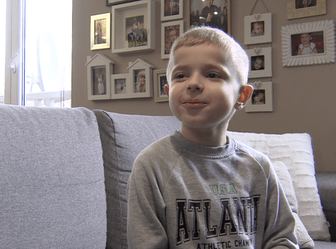 Szymek z Piły potrzebuje 17 milionów złotych. Trwa walka o jego ży - grafika