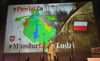 Murem za polskim mundurem - koncert w Pile 