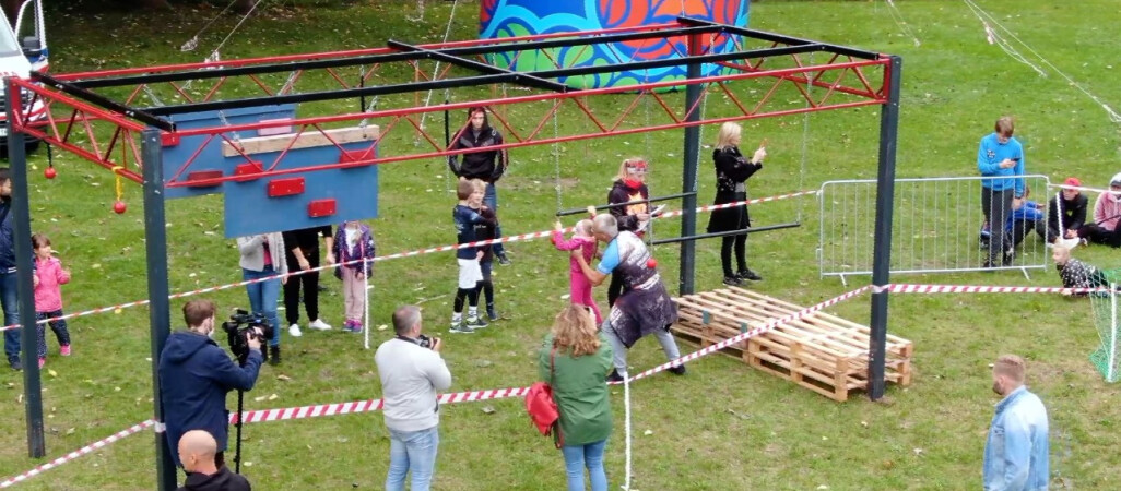 Ninja Wolf Race na pilskim stadionie 