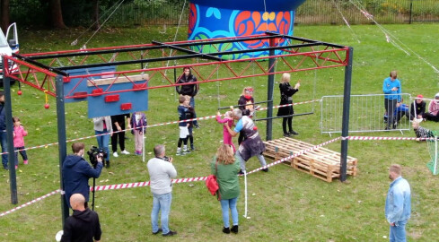 Ninja Wolf Race na pilskim stadionie  - grafika