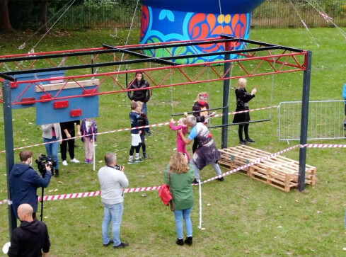 Ninja Wolf Race na pilskim stadionie  - grafika