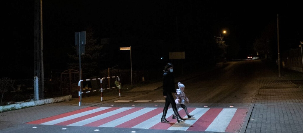 Podświetlone przejścia dla pieszych w powiecie 