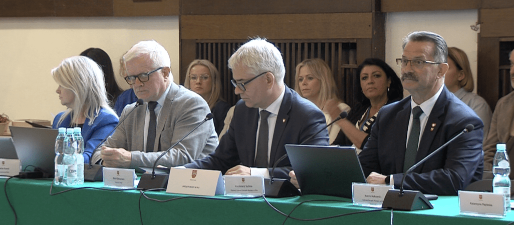 Burzliwa sesja absolutoryjna