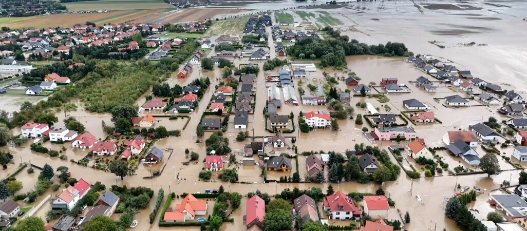 Nasi strażacy pomagają powodzianom 