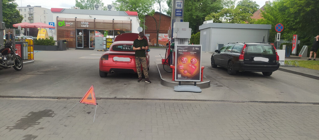 Kierowcy blokowali stacje benzynowe 
